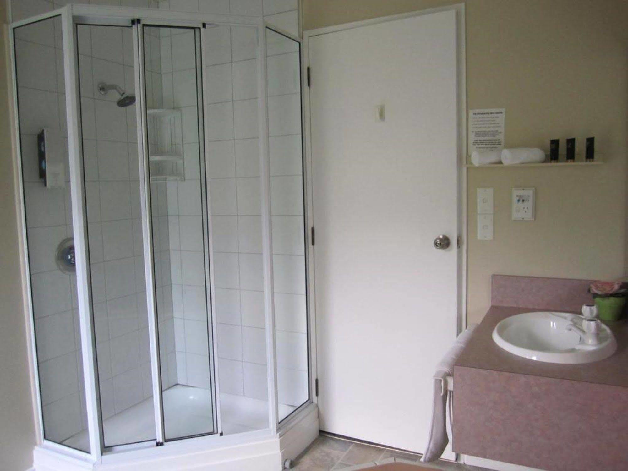 Camellia Court Motel Lower Hutt Exteriér fotografie