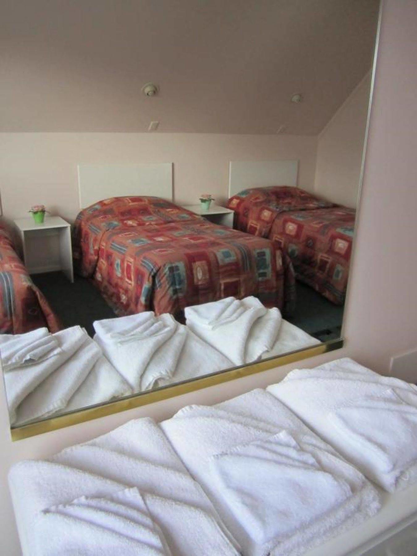 Camellia Court Motel Lower Hutt Exteriér fotografie